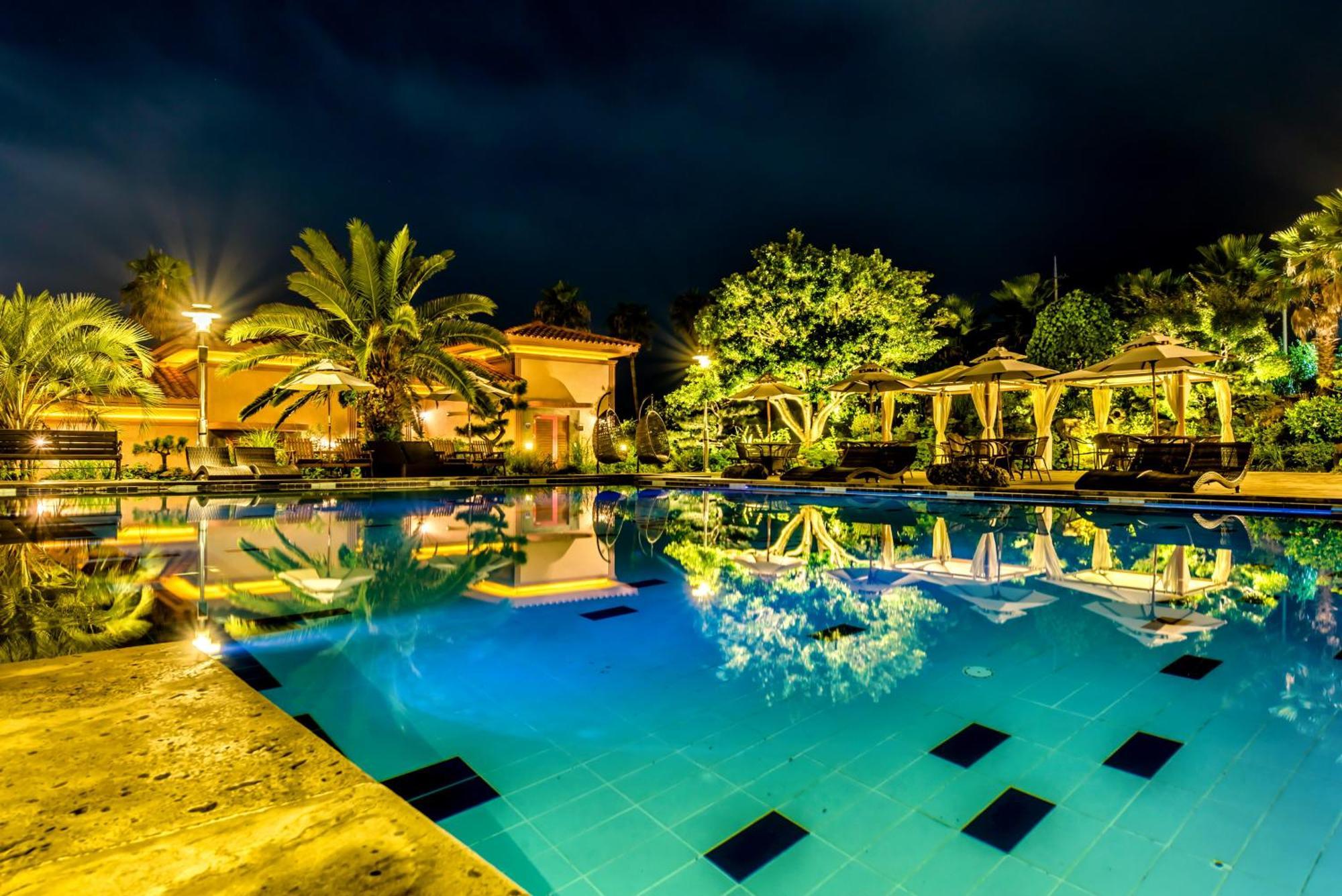 Palm Valley Resort Szogüpho Kültér fotó