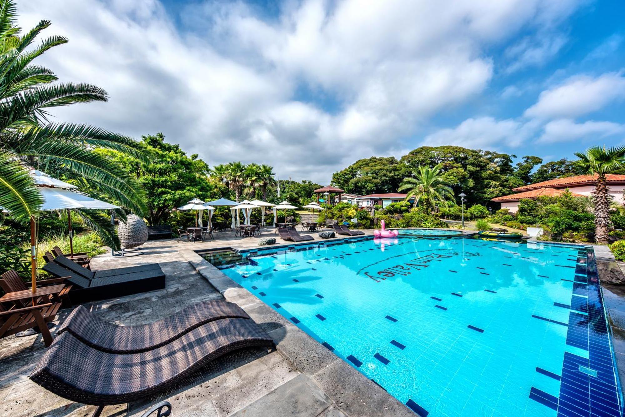 Palm Valley Resort Szogüpho Kültér fotó