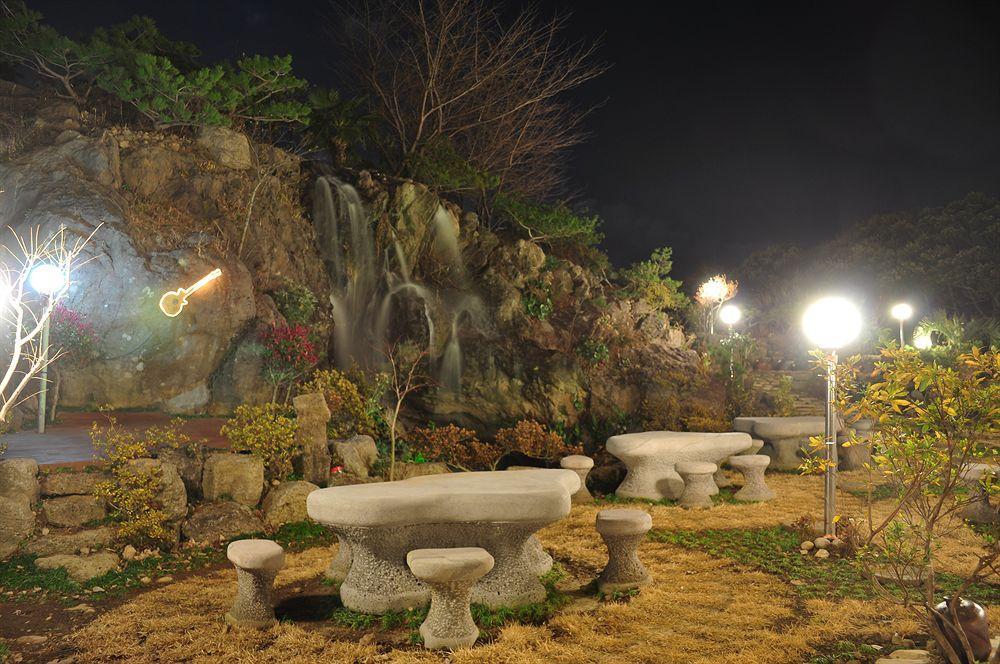 Palm Valley Resort Szogüpho Kültér fotó
