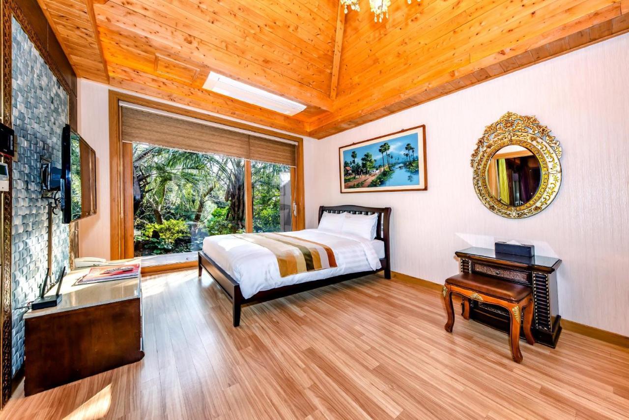 Palm Valley Resort Szogüpho Kültér fotó
